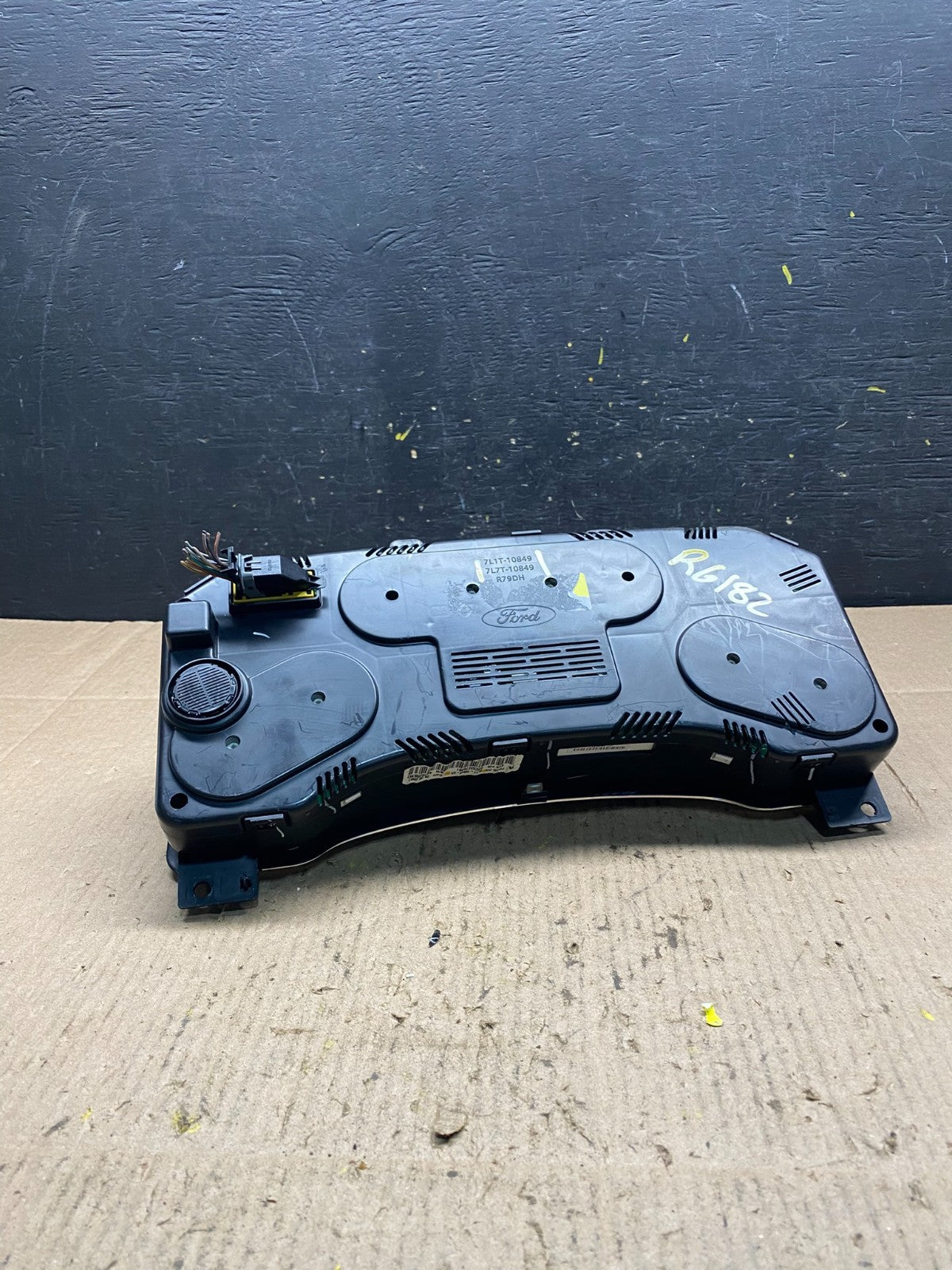 2007 2008 Ford  Expedition Speedometer Cluster Gauge r6182 DG Oem6