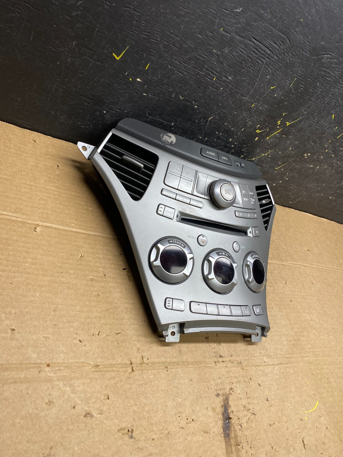 2006-2009 Subaru Tribeca Radio CD Player AC Climate Control Bezel Panel W6617 DG1