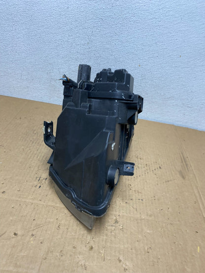 2009-2011 BMW 3 Series 328i 4/D Sedan Headlight Halogen Right Passenger AD10828