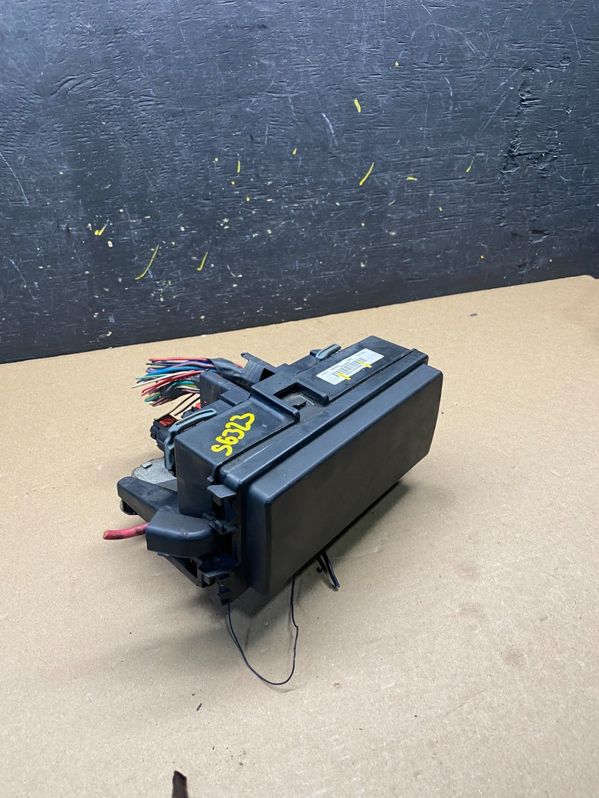 2004 2005 Dodge Durango Fusebox Fuse Box Relay Body BCM Control Module S6323 DG2