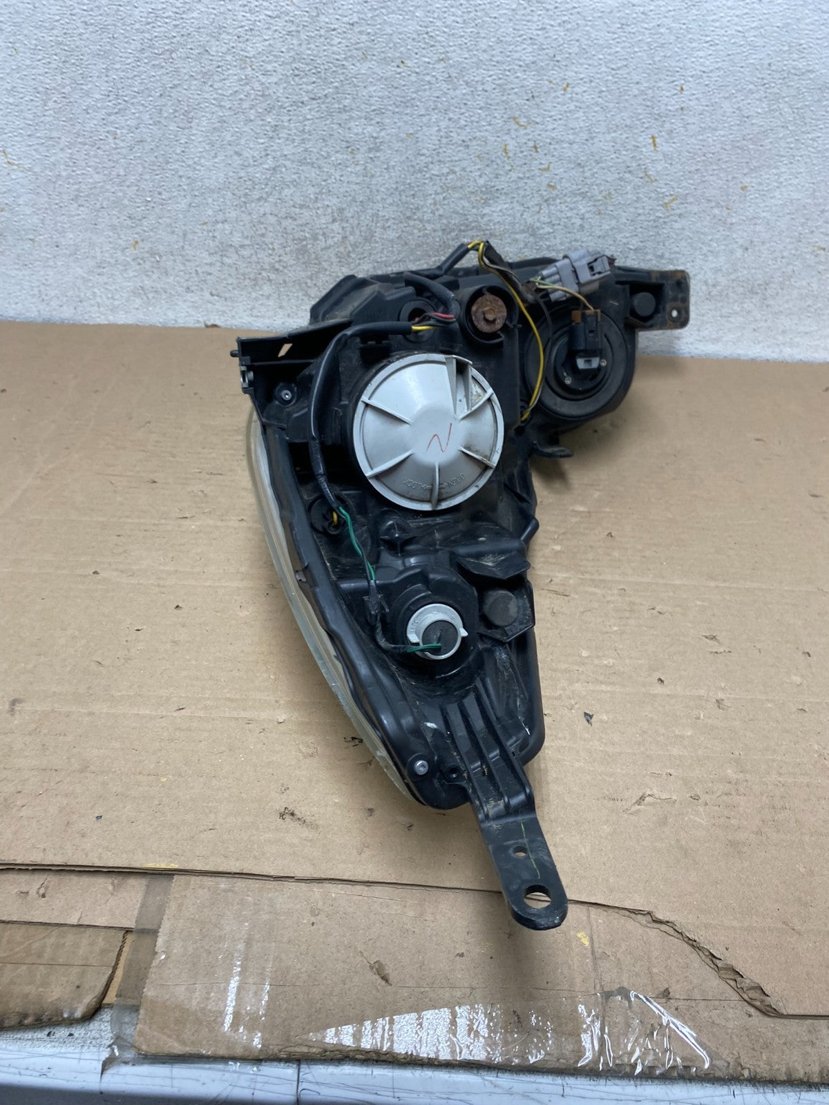 2010-2012 Subaru Legacy Outback Right Passenger Headlight AH9472 DW6