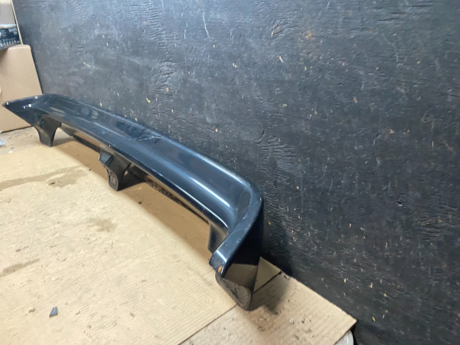 2000 to 2006 Mitsubishi Montero Rear Spoiler Trunk Wing OEM X3319 DG9