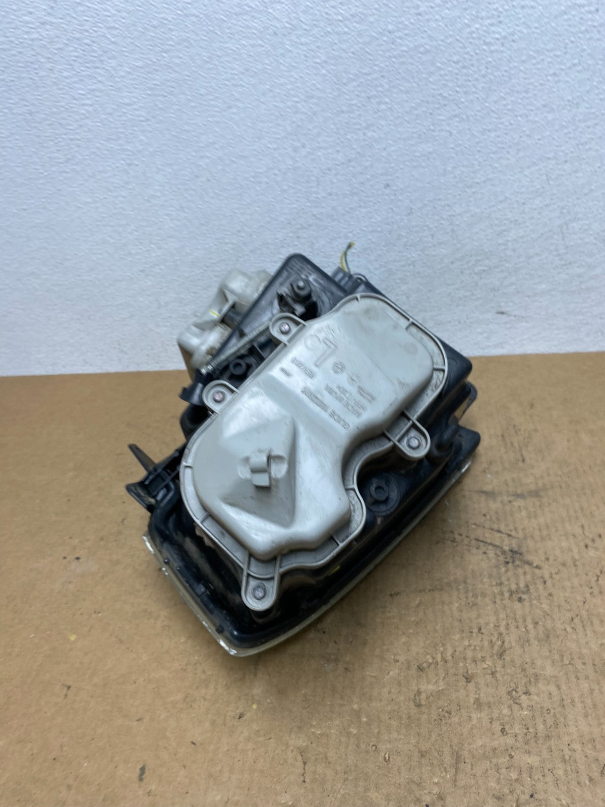 2005 to 2011 Cadillac STS Left Driver LH Side Xenon Headlight OEM AC3438 DW7