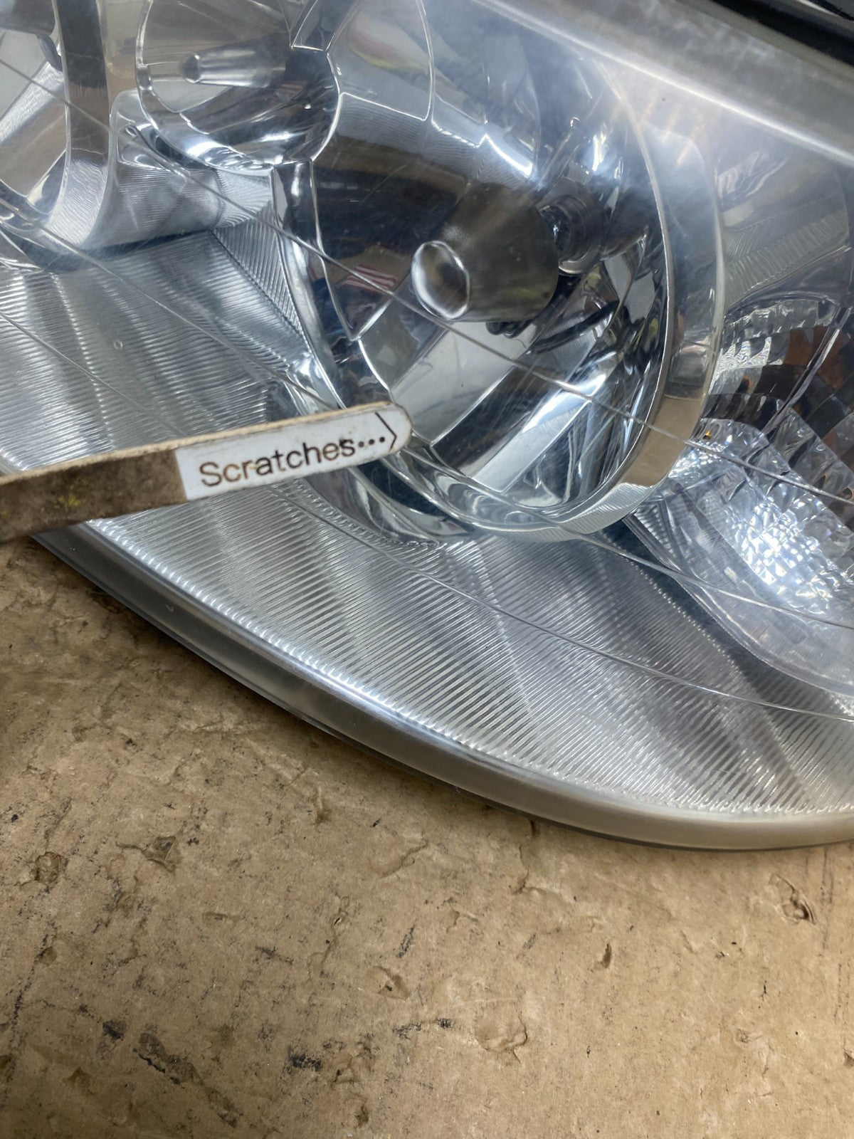 2005 to 2011 Lincoln Town Car Left Driver LH Side Headlight AG1181 DW3