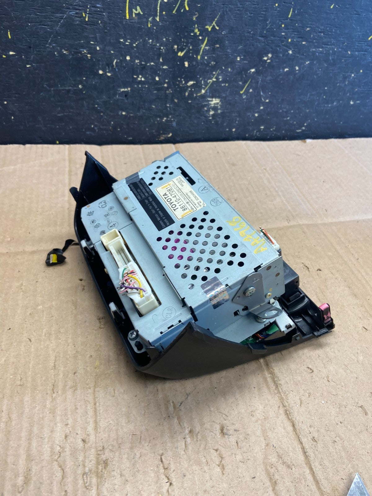 2004 to 2005 Toyota Prius Radio Stereo Receiver Screen Display aa7968 DG3