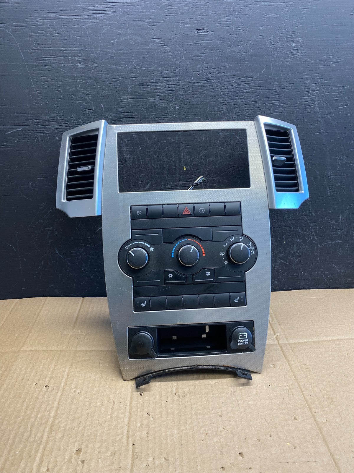 2008 2009 2010 Jeep Commander Grand Cherokee A/C Climate Control Bezel ac9405 DG0