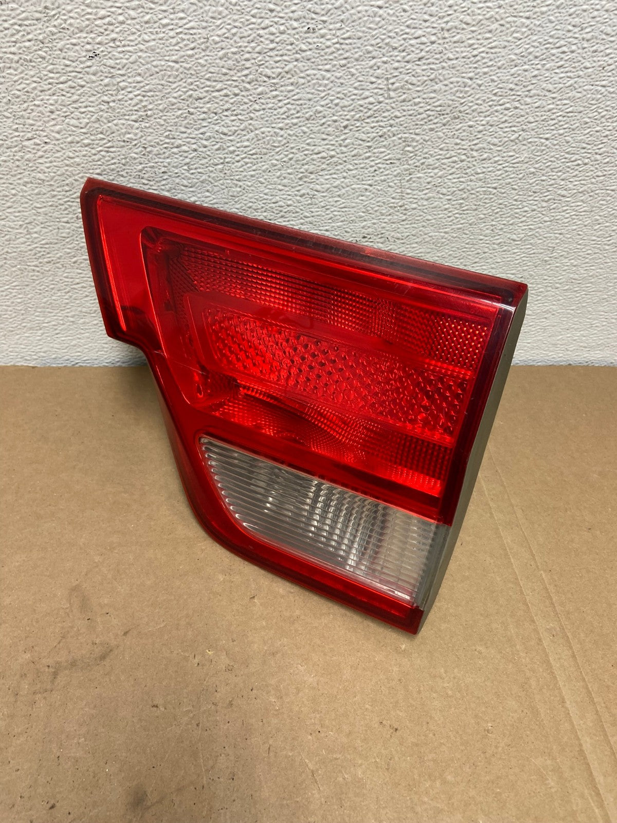 2011-2013 Jeep Grand Cherokee Right Passenger Rh Inner Tail Light AC5612 LK0