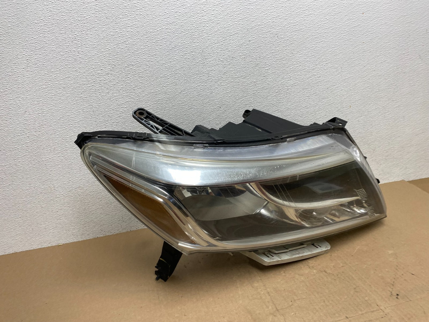 2013 to 2016 Nissan Pathfinder Right Passenger RH Side Headlight AE6706 DW2