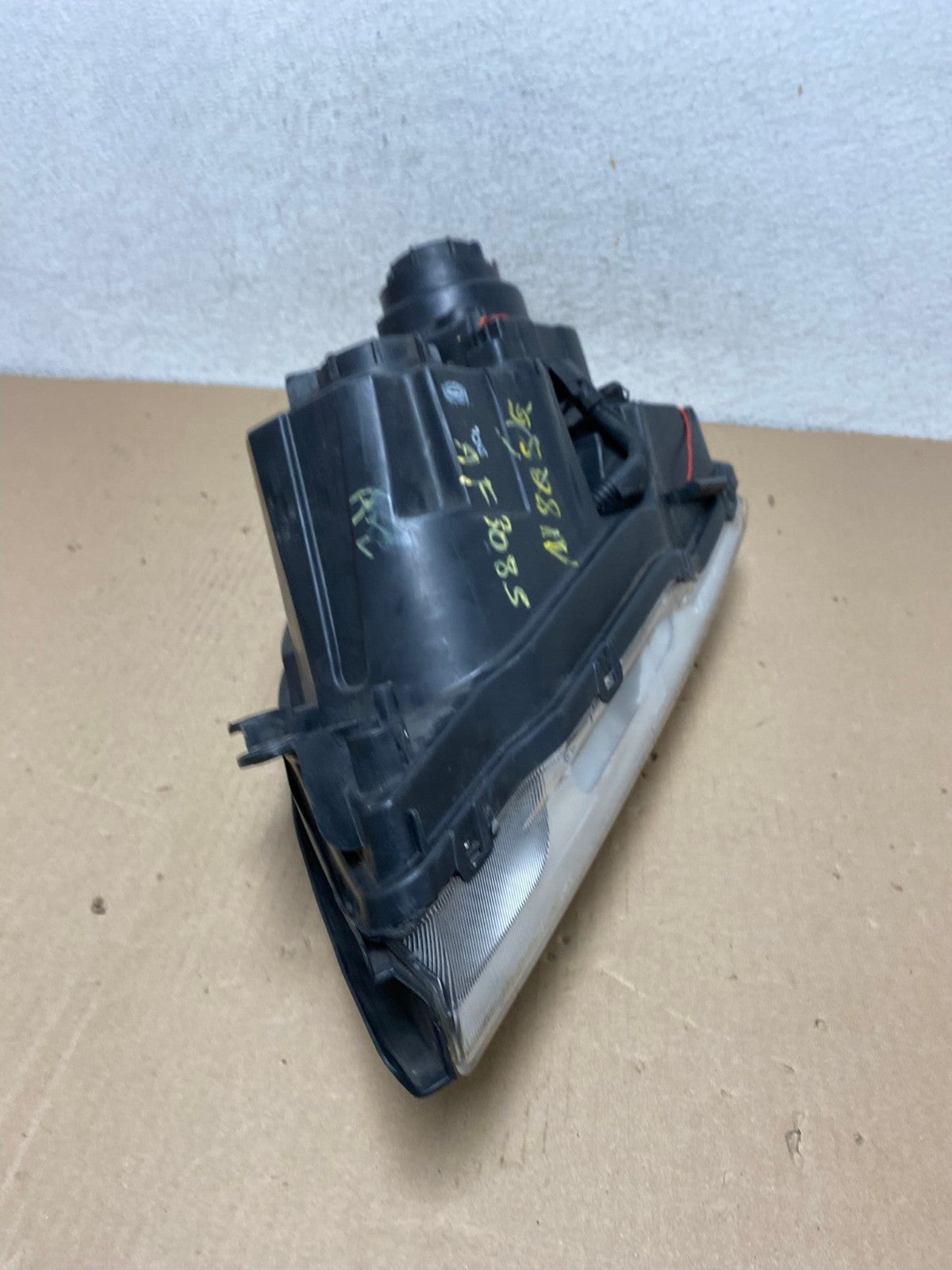 2007 2008 2009 Kia Sorento Right Passenger RH Side Headlight Halogen AF3085 LK8