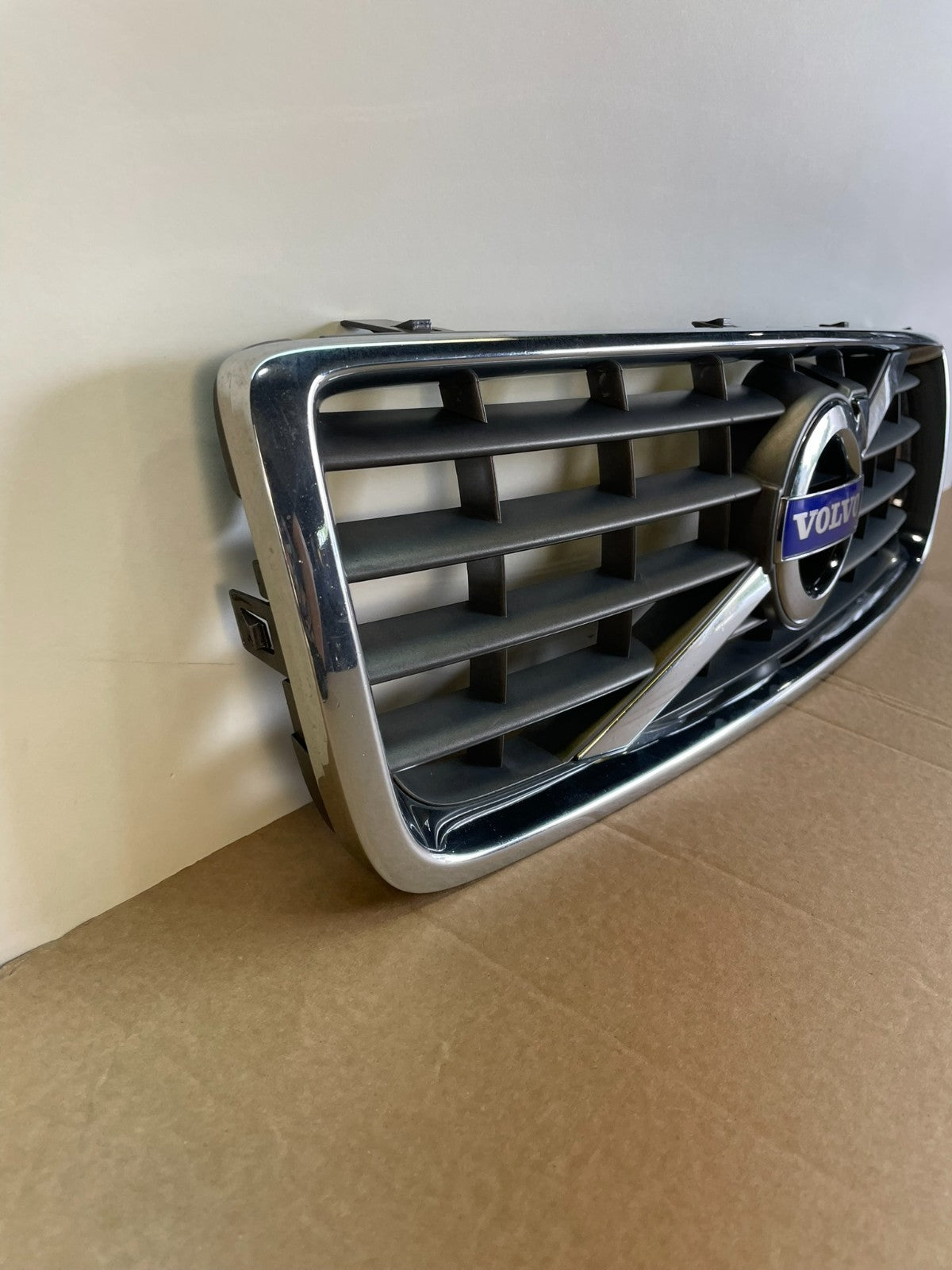 2010 to 2013 Volvo S80 Front Upper Grill Grille ag9970 DG2
