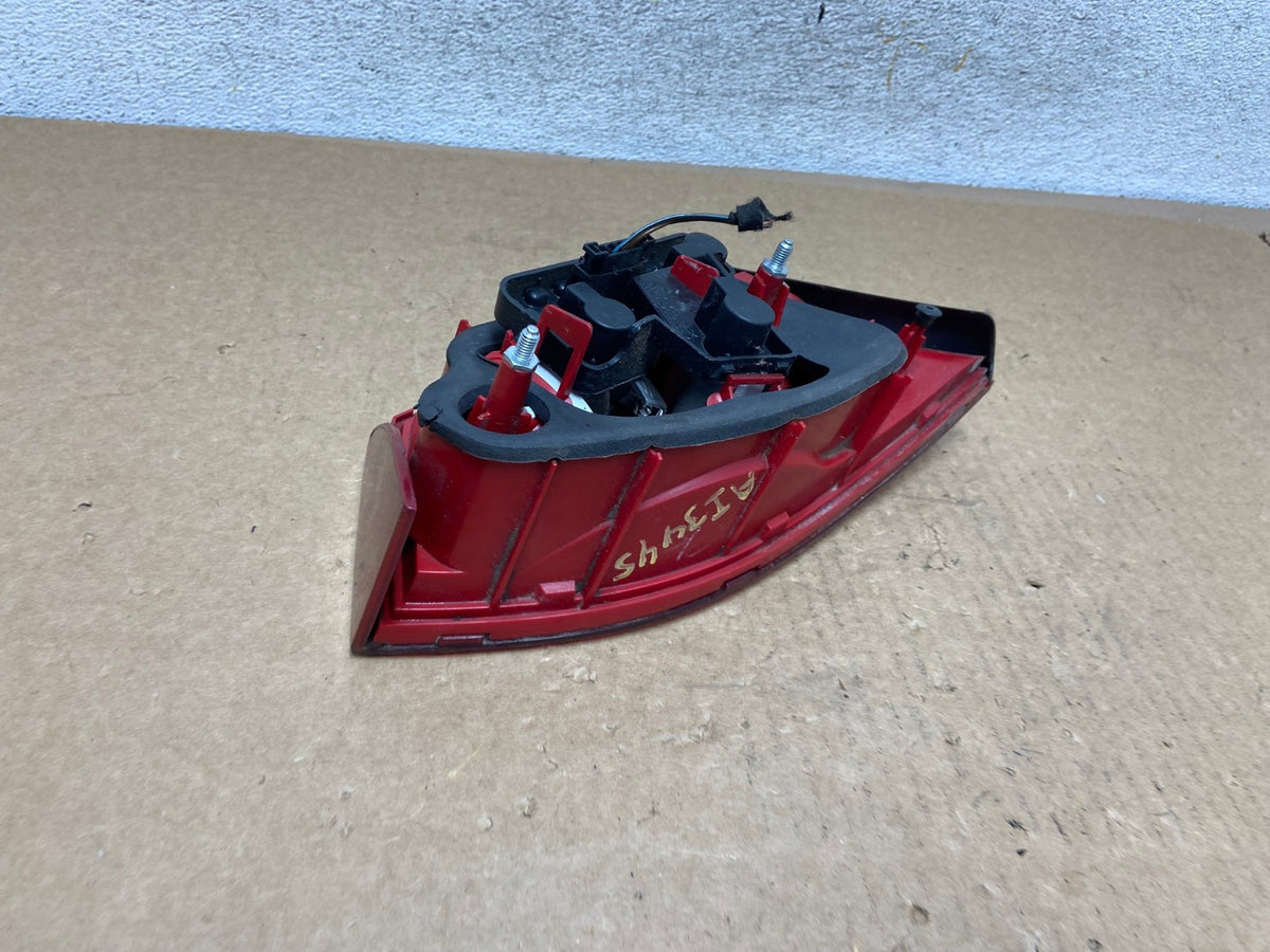 2011-2014 Volkswagen Jetta Right RH Inner Trunk Tail Light AI3445 LK4