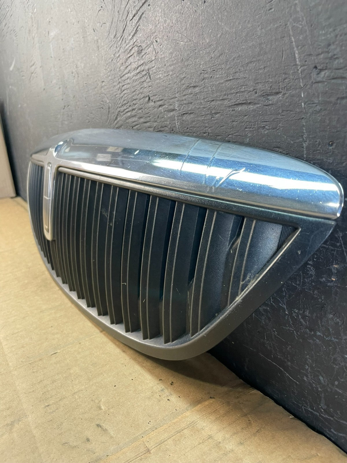 2000 to 2002 Lincoln LS Front Hood Bumper Grill Grille W/Emblem ac5138 DG2