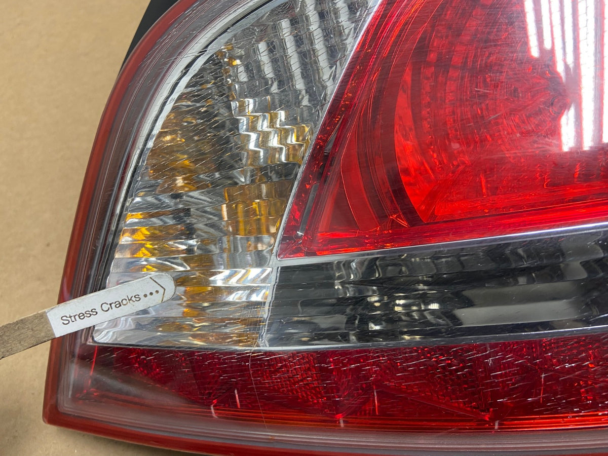 2013 2014 2015 Nissan Altima Right Passenger LED Side Tail Light AH4180 LK4