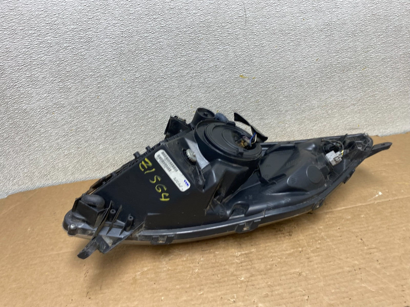 2004 - 2005 Toyota Prius Left Driver Lh Halogen Headlight Z1564 PS4