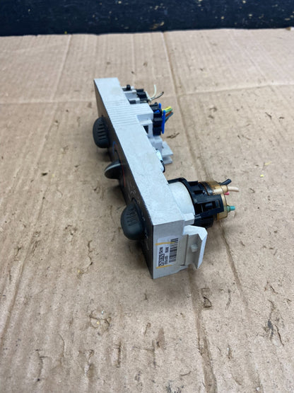2001 - 2007 GMC Chevrolet Express 1500 Climate Control A/C aa8066 DG2