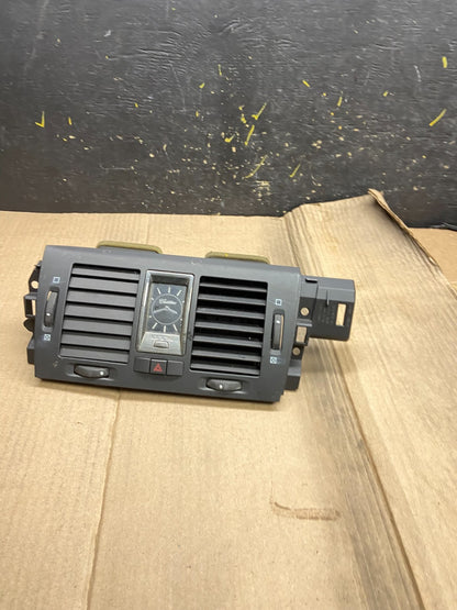 2006 to 2011 Cadillac DTS Dash Center Air Vent Heater Bezel OEM X1680 DG0