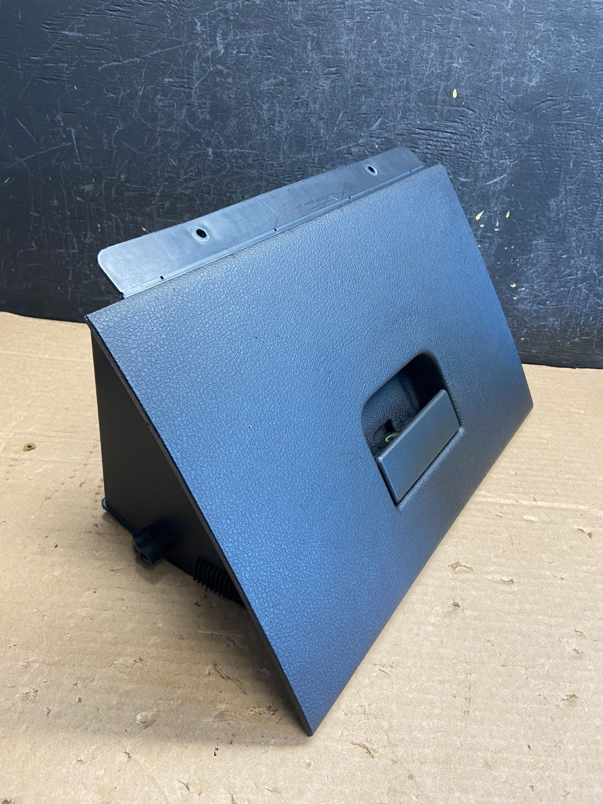 2004 to 2008 Ford F-150 Front Right Passenger Storage Glove Box af2616 DG2