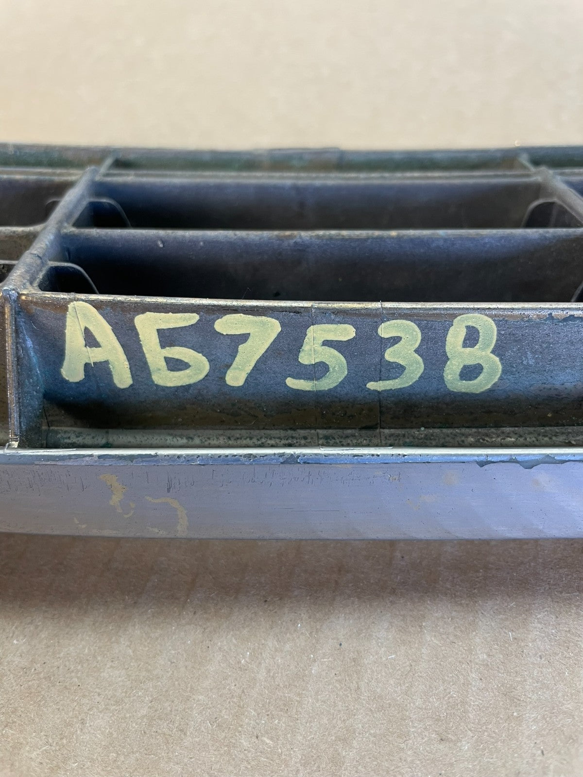 2000 to 2001 Lexus ES300 Front Grille Grill AG7538 PS4