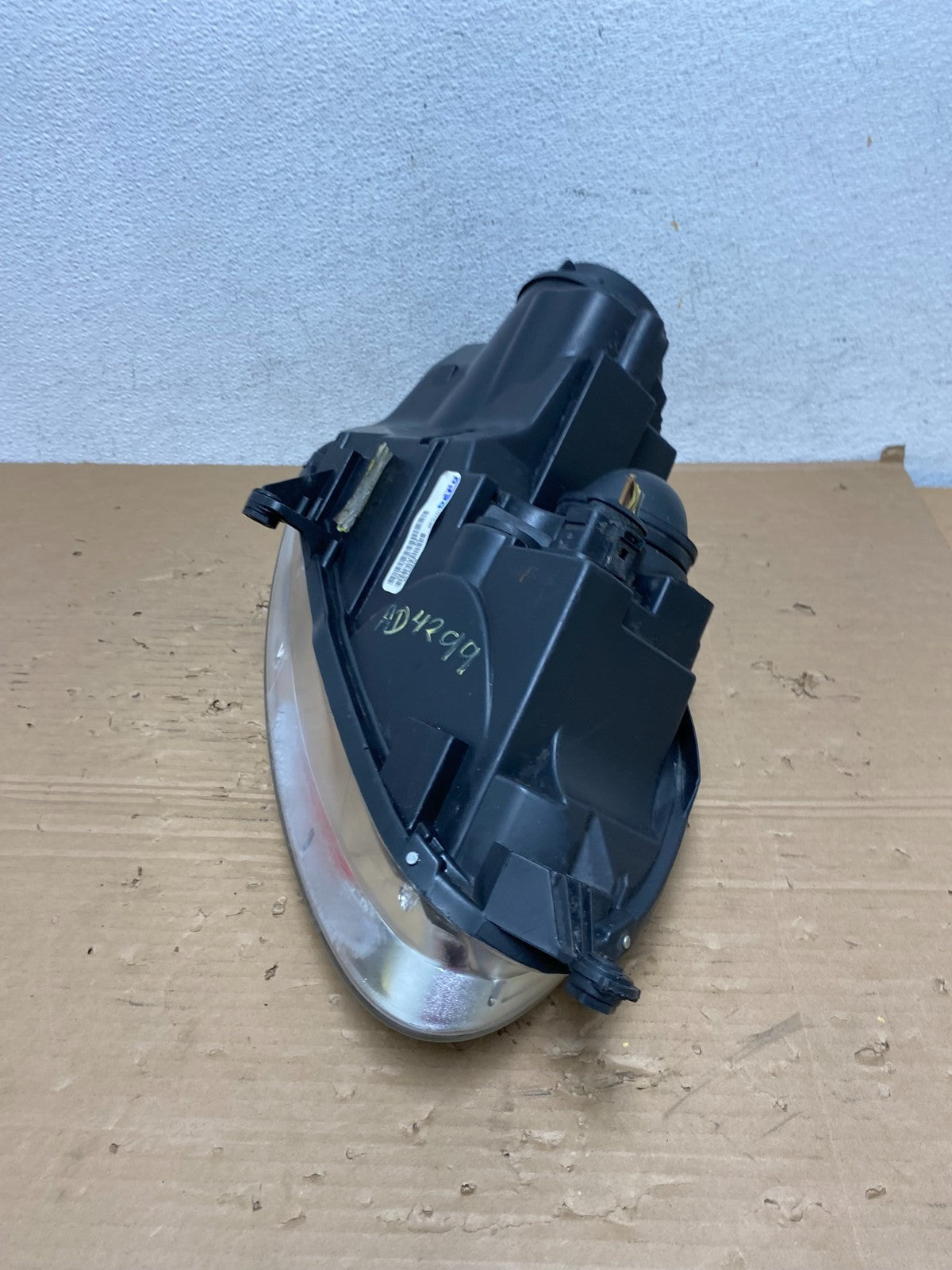 2005 to 2010 Volkswagen Jetta Left Driver LH Side Headlight Halogen AD4299 DW5