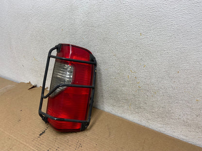 2002 2003 2004 Nissan Xterra Right Passenger RH Side Tail Light AH4130 DW2