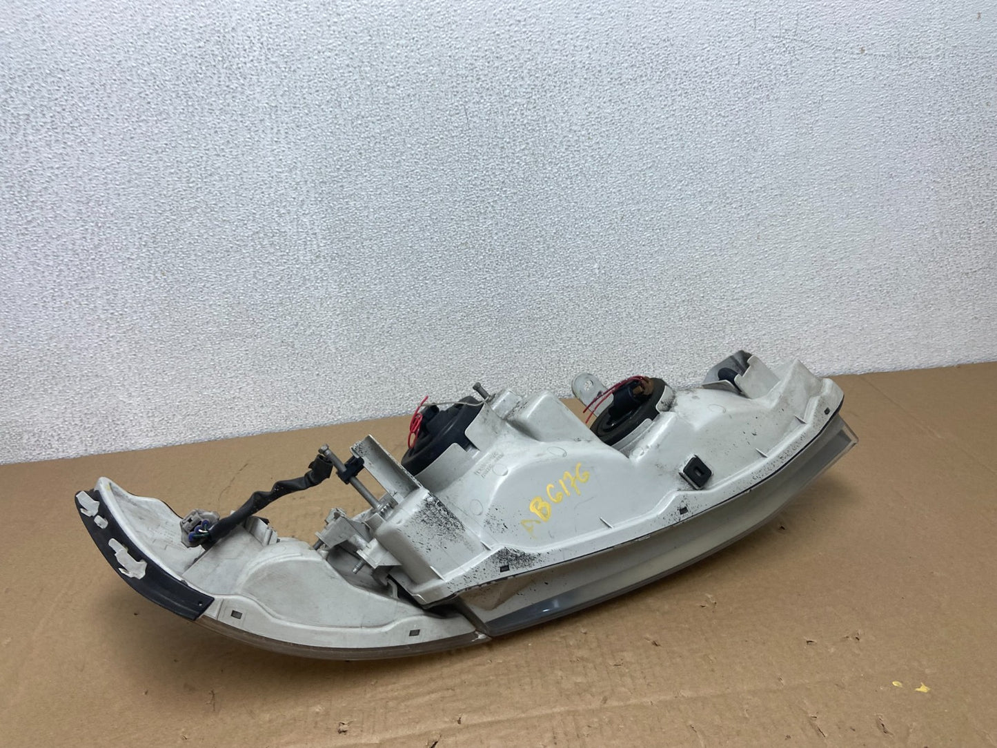 1997-2001 Lexus Es300 Left Driver Side Headlight Halogen Oem AB6176 DW7