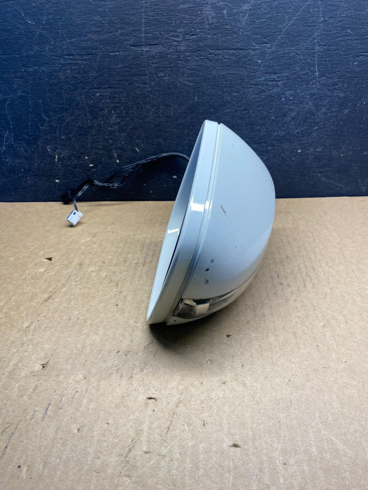 2007-2009 Mercedes E-Class Right Passenger Door Mirror Turn Signal AG6062 DG10