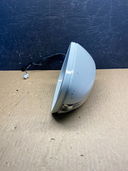 2007-2009 Mercedes E-Class Right Passenger Door Mirror Turn Signal AG6062 DG10