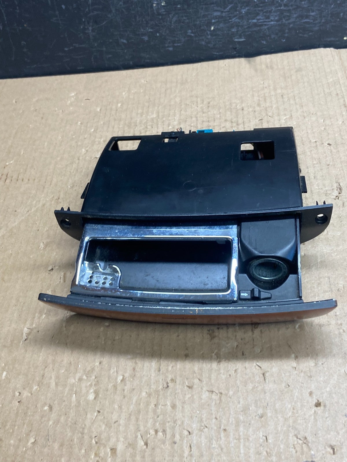 2000-2006 Mercedes-Benz S430 W220 Center Console Ash Tray AE38703