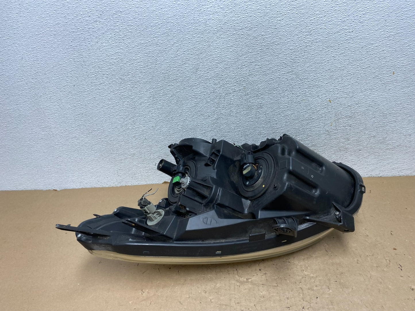 2009-2013 Nissan Rogue Right Passenger Halogen Headlight AG4417 DW5