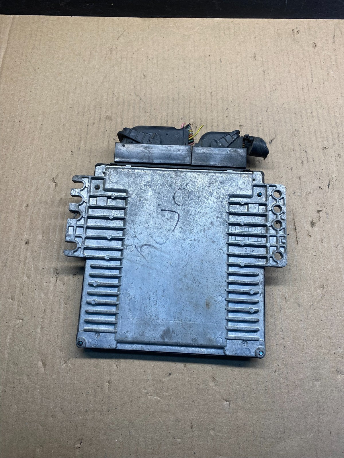 2005 Nissan Pathfinder Engine Control Module ECM MEC35-732 A1 AH3306 DW1