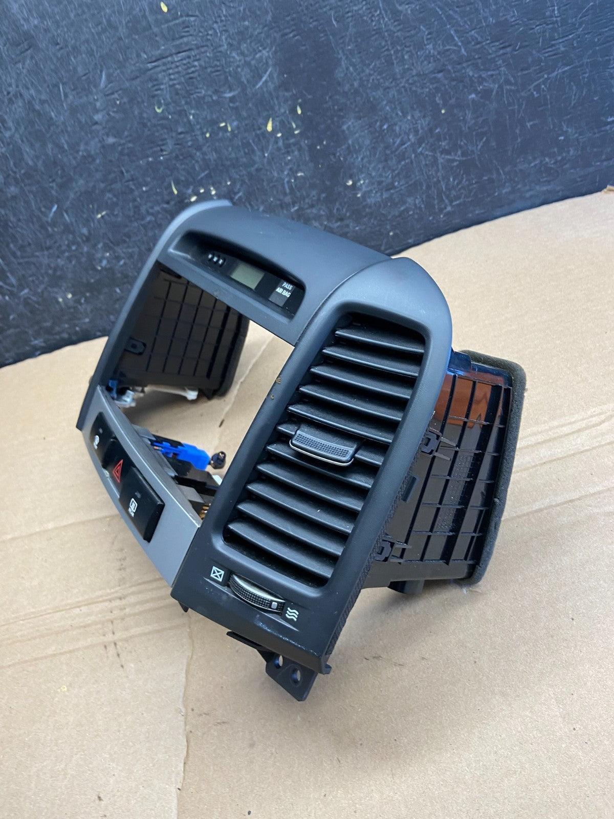 2007 to 2009 Hyundai Santa Fe Center Dashboard Radio Bezel Trim AF6124 DG2