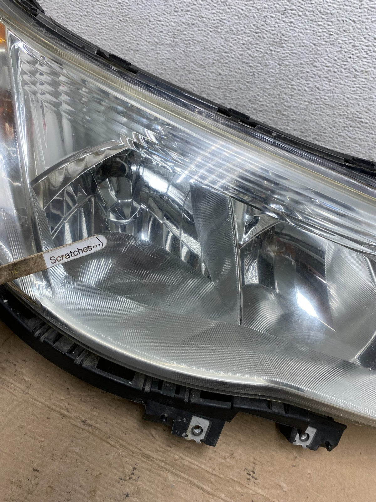 2009 - 2013 Subaru Forester Right Passenger Side Halogen Headlight AF4577 DW3