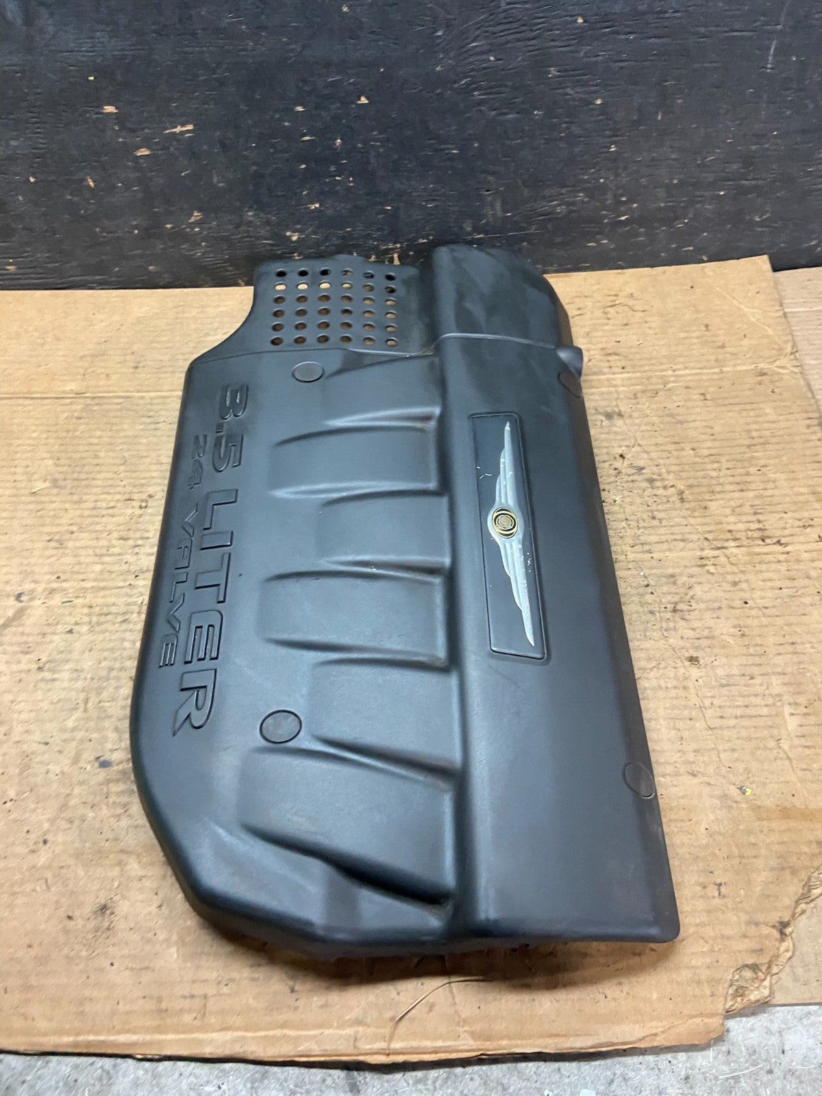 2004 2005 2006 Chrysler Pacifica 3.5L Engine Cover Motor Q9843 DG2