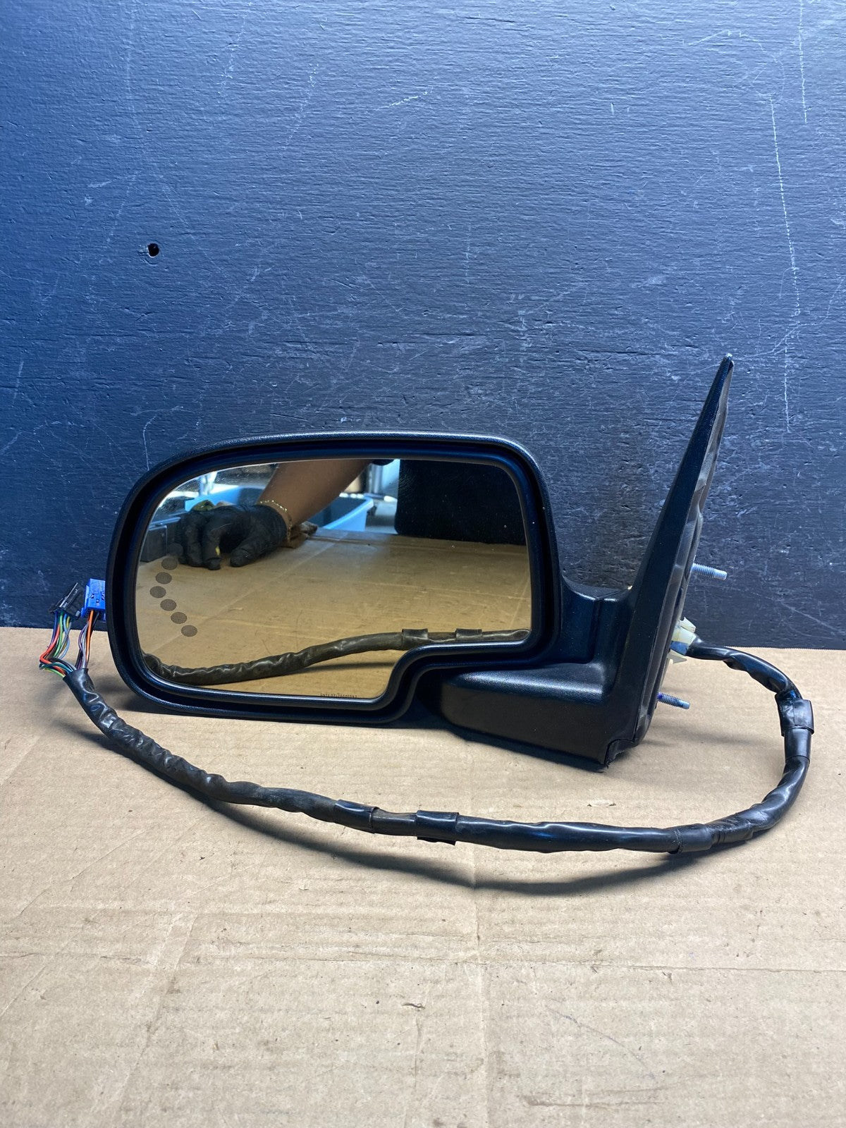 2003-2006 Chevrolet Tahoe Suburban Left Driver LH Turn Door Mirror AE8276 DW9