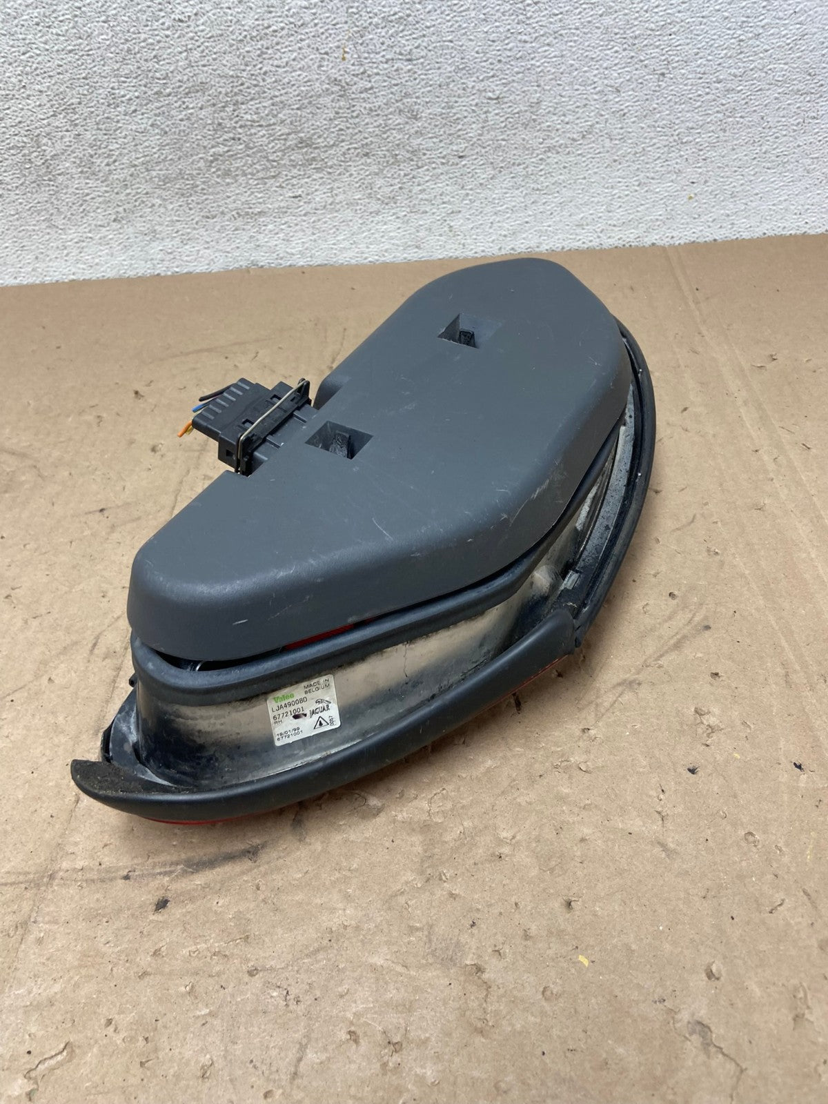 1997 to 2000 Jaguar XK8 XKR Right Passenger RH Side Tail Light AG5348 LK6
