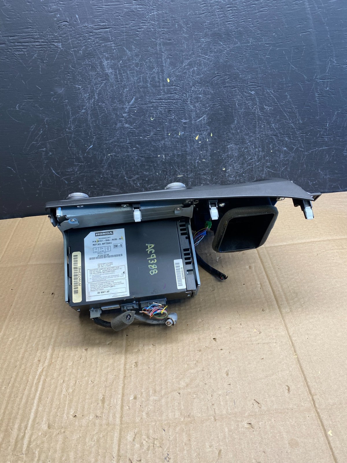 2006 - 2011 Honda Civic Radio AM/FM Climate Control Air Vent Bezel AC9388 DG3