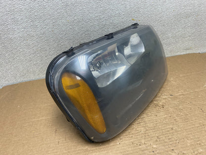 2006 2009 Chevrolet Trailblazer Right Headlight Flush Half Grille Bar Z2670 DW2
