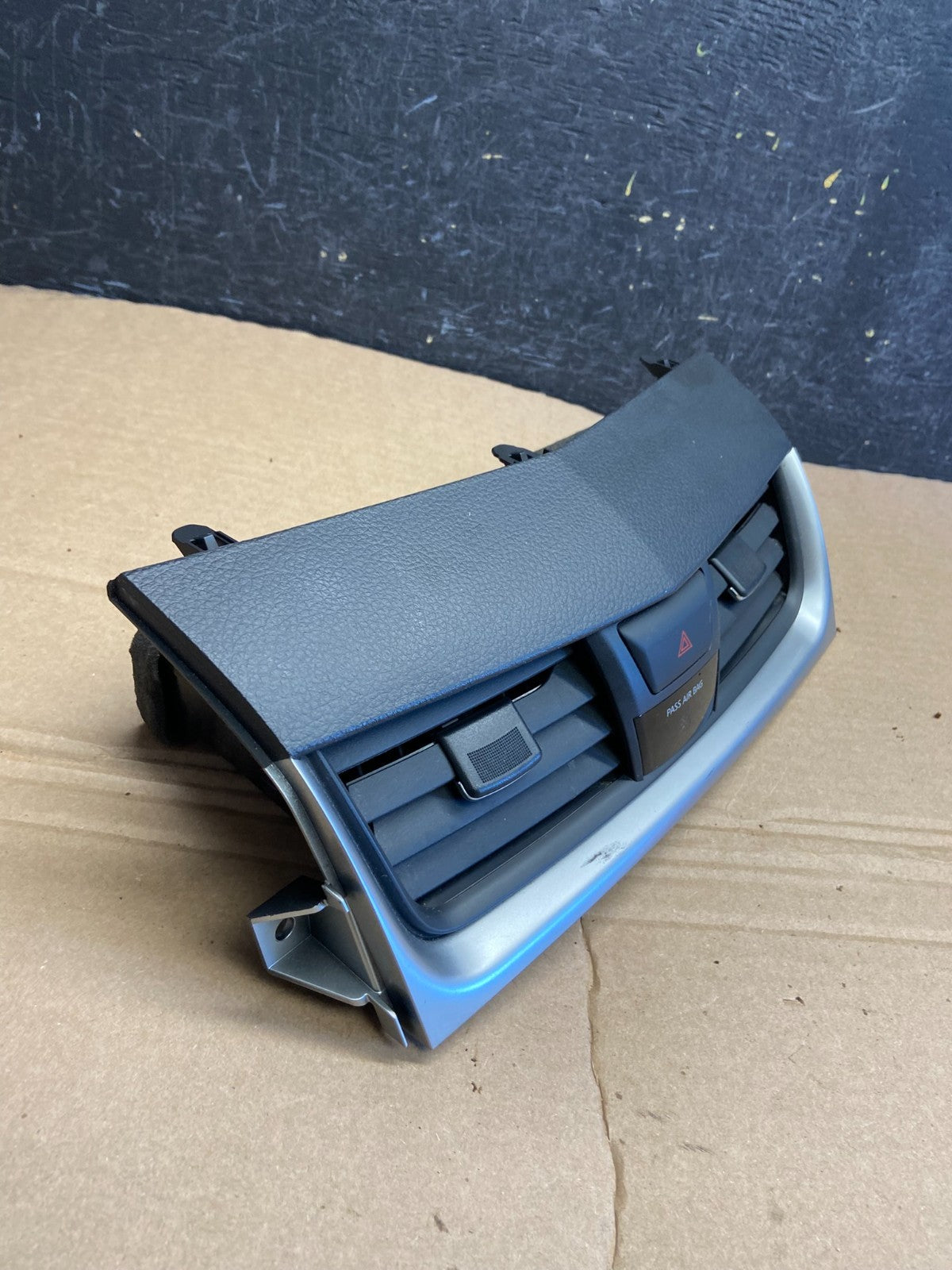 2016-2018 Nissan Altima Center Dash Vents Ac Air Vent Trim Panel Bezel AF1793 DG2