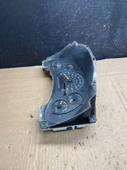2001 to 2002 Chevrolet Express Speedometer Cluster Gauge AE1790 DG2