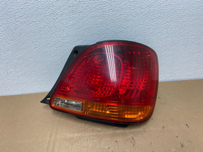 2001 - 2005 Lexus Gs300 Gs400 Gs430 Right Passenger Side Tail Light Oem AB68120