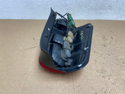 2001 to 2007 Ford Escape Right Passenger RH Side Tail Light AG0562 LK4