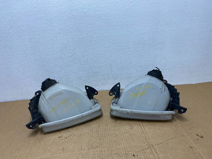 2001-2004 Toyota Sequoia Left+Right Side Halogen Headlights AC7717 DW8