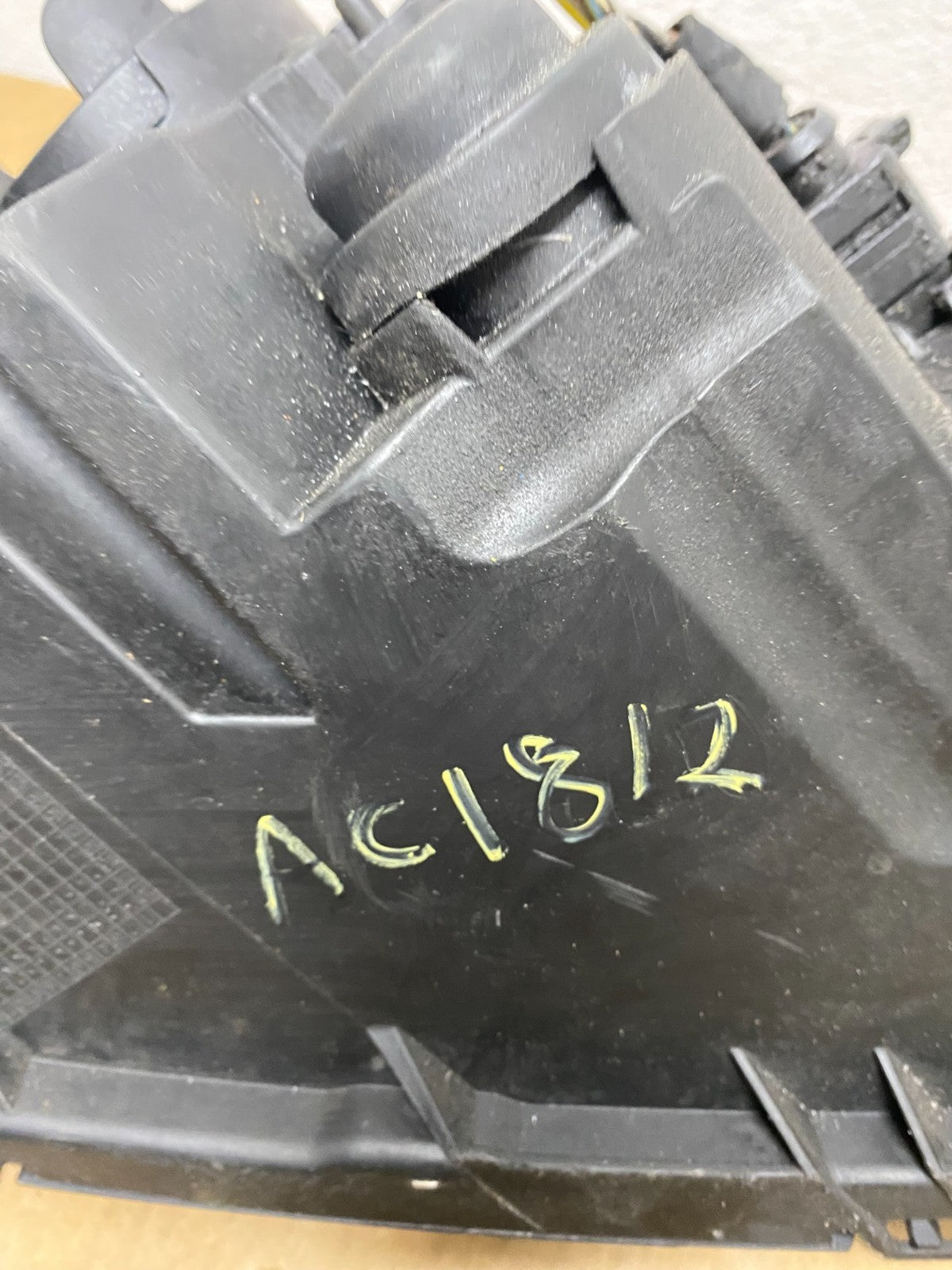 2012-2015 Volkswagen Passat Left Driver LH Side Halogen Headlight OEM AC1812 DW9