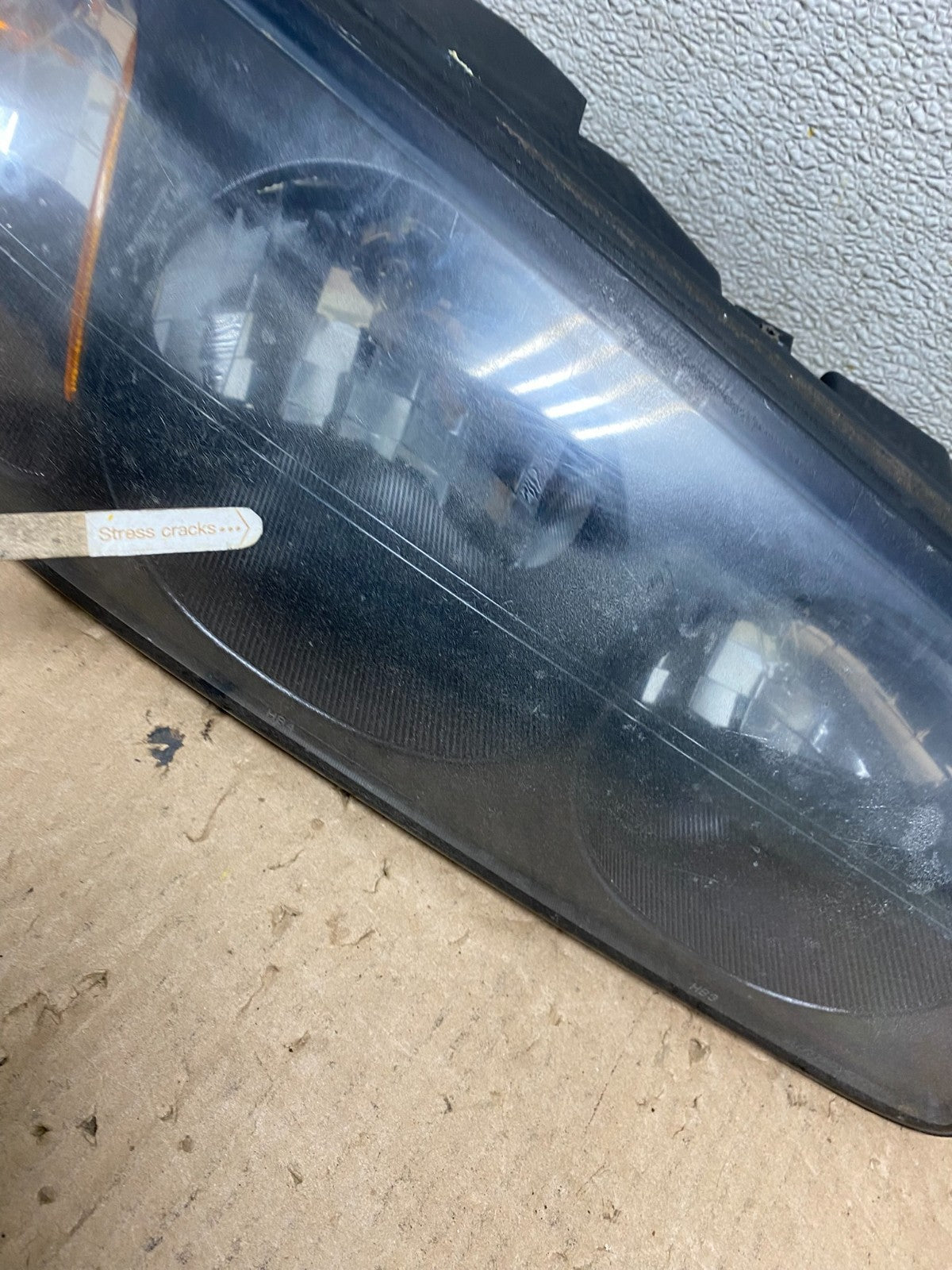 2000 to 2005 Chevrolet Impala Left+Right Set Headlights Halogen U8583 DW7