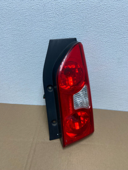 2005 to 2015 Nissan Xterra Right Passenger Rh Side Tail light AB6772 DW2