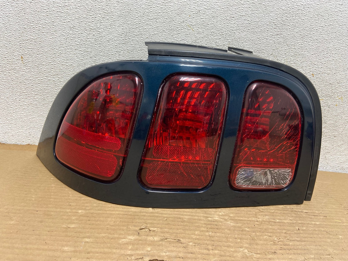 1996 1997 1998 Ford Mustang Left Driver LH Side Tail Light AH0612 LK0