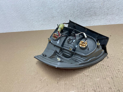 2005 to 2007 Subaru Legacy Outback Left Driver LH Tail Light AE7038 LK5