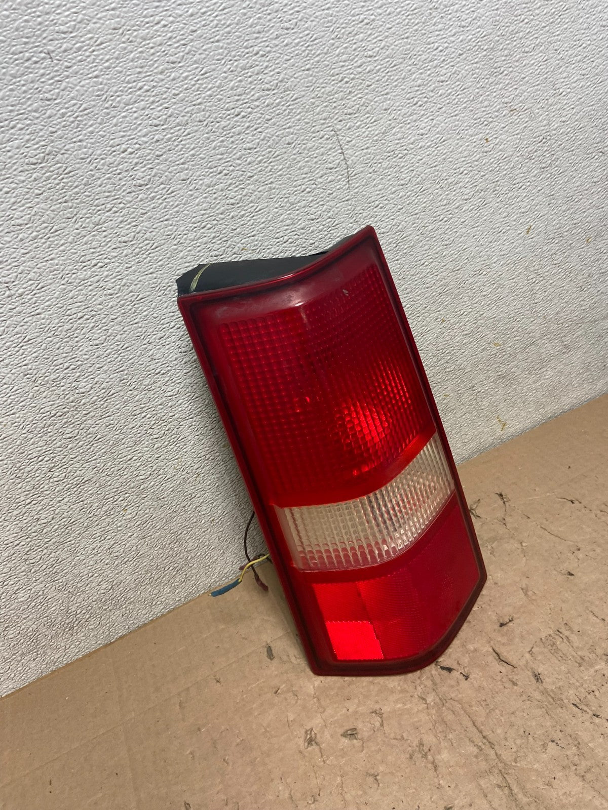 2003 to 2017 Chevrolet Express 1500 Left Driver Side Tail Light Oem R3247 DW2