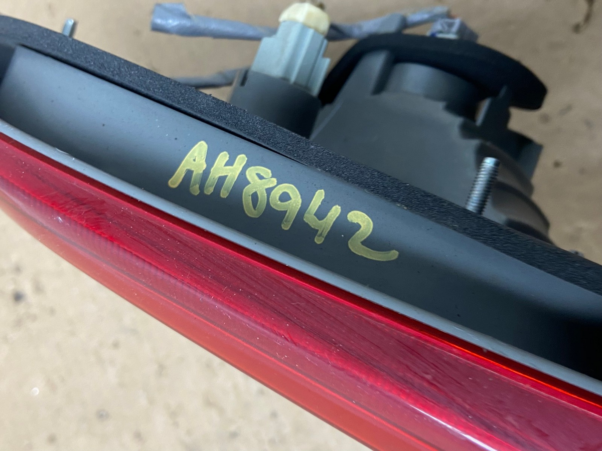 2011 - 2013 Honda Odyssey Inner Tail Light Right Passenger RH Side AH8942 LK7