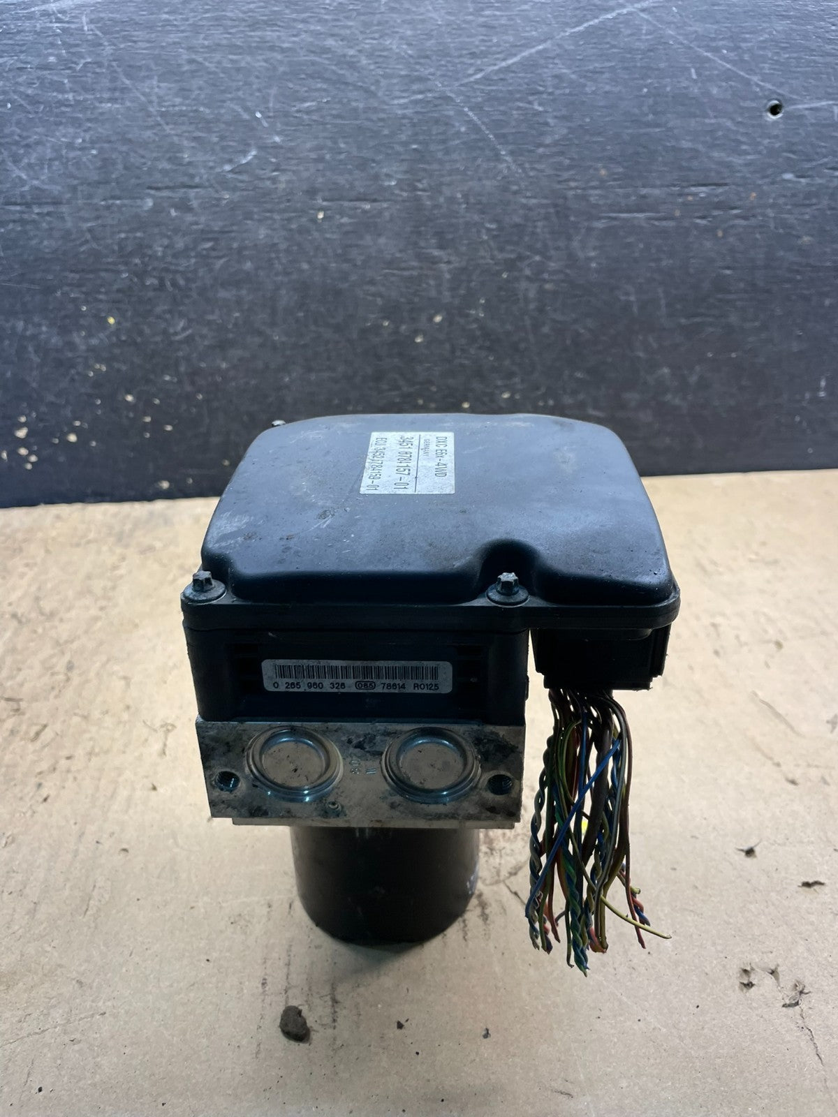 2008 to 2010 BMW 5 Series ABS Pump Control OEM Module w6825 DG1